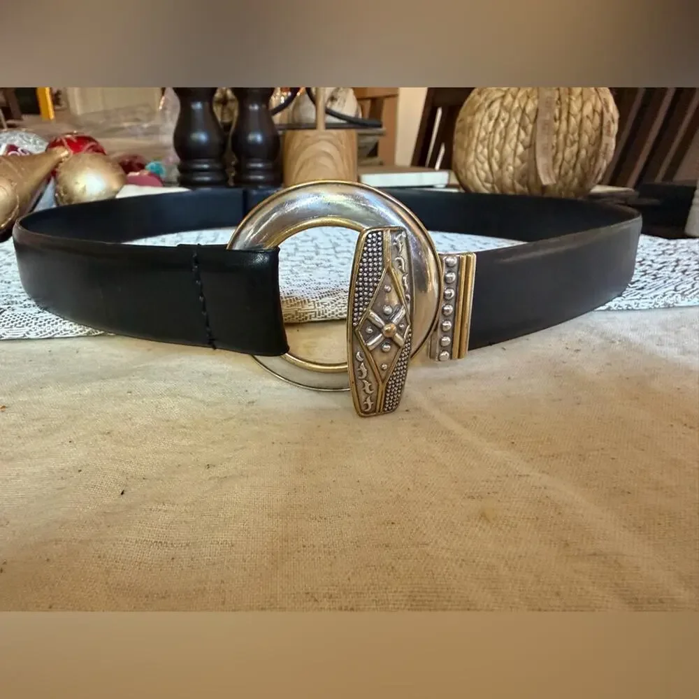 Chicos women’s black leather belt gold and silver buckle Sz S/M